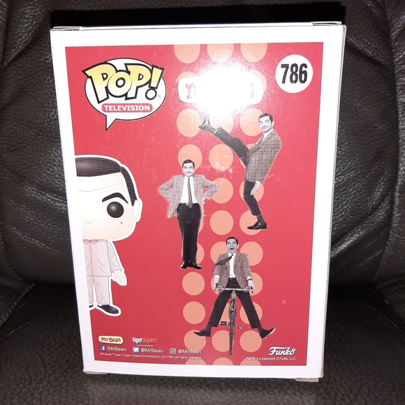 Funko POP! TV Mr. Bean Pajamas Collectible Figure - Picture 5 of 5